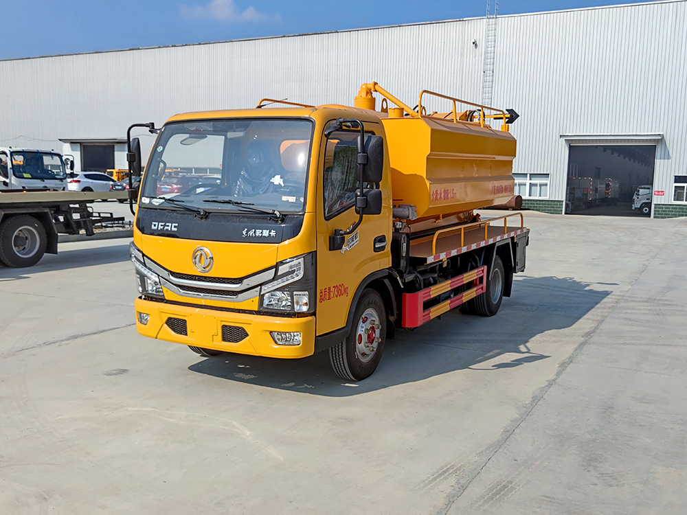 東風小多利卡3.4方-清洗吸污車